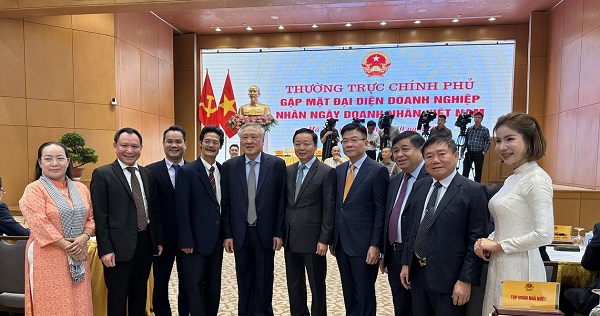 Ông Đoàn Hữu Thuận – CT.HĐQT công ty tham dự buổi gặp mặt đại diện doanh nghiệp nhân ngày Doanh nhân Việt Nam do Thường trực chính phủ tổ chức