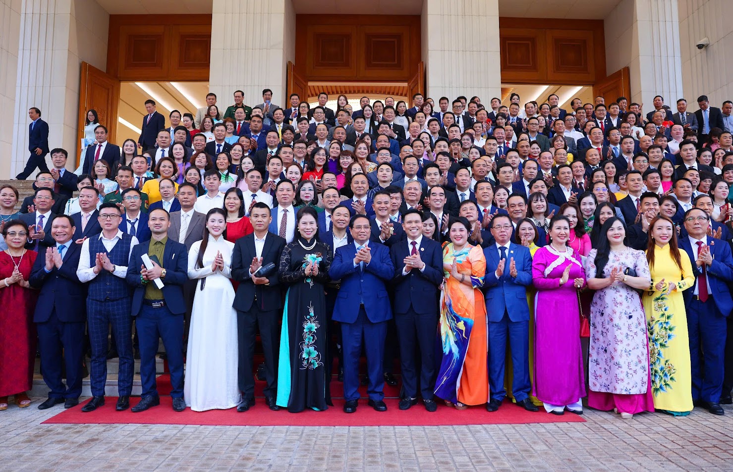 The Prime Minister’s Meeting with Business Representatives on Vietnam Entrepreneurs’ Day