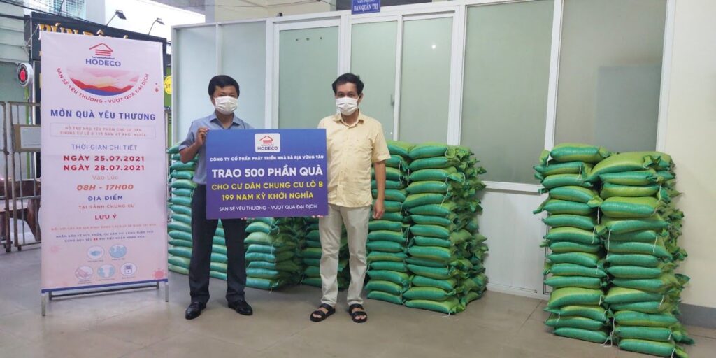 HODECO tặng hơn 500 phần quà cho các hộ dân bị phong tỏa tại chung cư lô B 199 Nam Kỳ Khởi Nghĩa