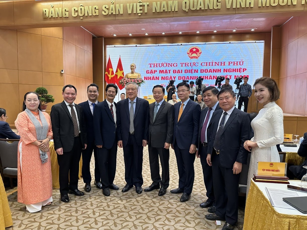 Mr. Doan Huu Thuan – Chairman of the BODs off the Company participates in Meeting with Business Representatives on Vietnam Entrepreneurs’ Day